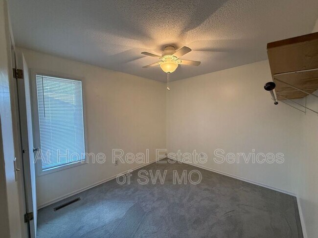 2633 W Hanover Dr