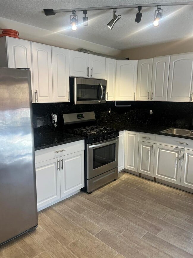 Photo - 2318 Waterside Dr