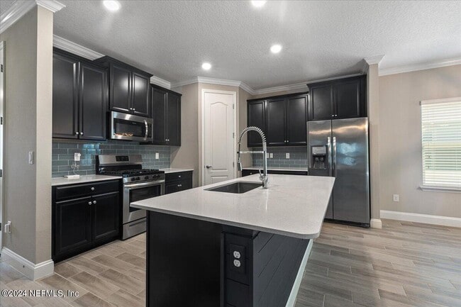 Photo - 345 Rivercliff Trl