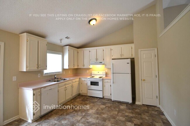 Photo - 193 Windsor Cir