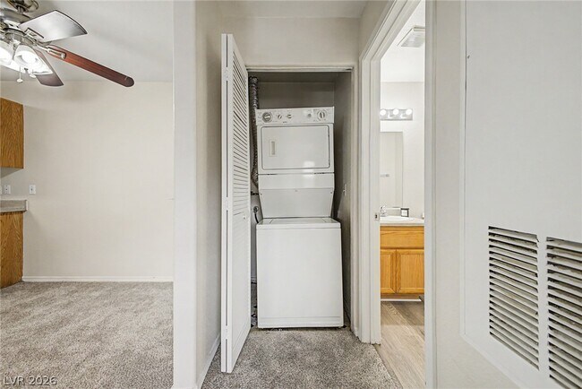 Building Photo - 4730 E Craig Rd Unit 2029