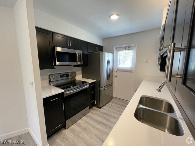 Building Photo - 2078 Crawford St Rental