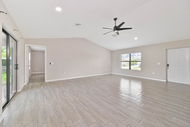Photo - 8353 Trillium Rd