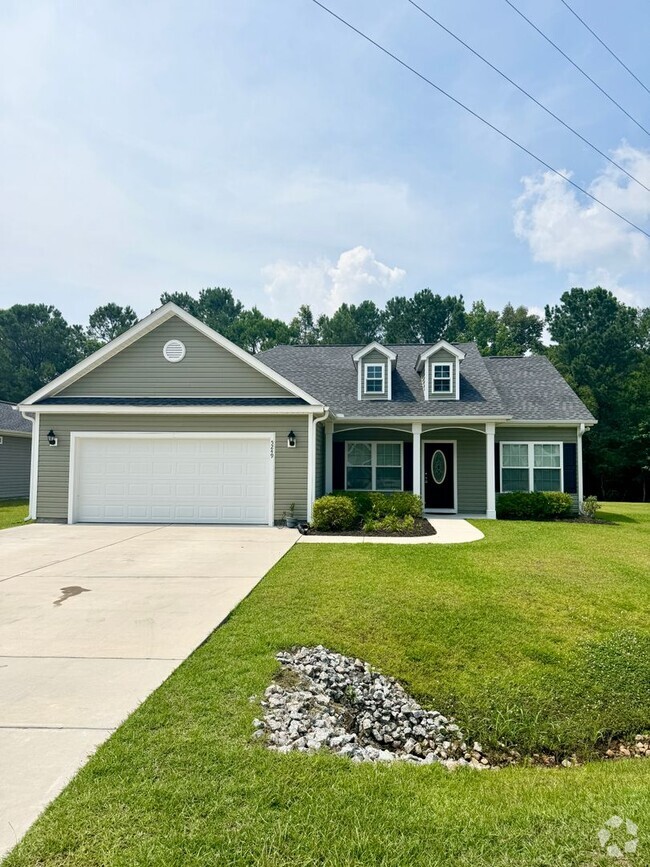 Building Photo - BEAUTIFUL 3 bedroom 2 bath home on a corne...