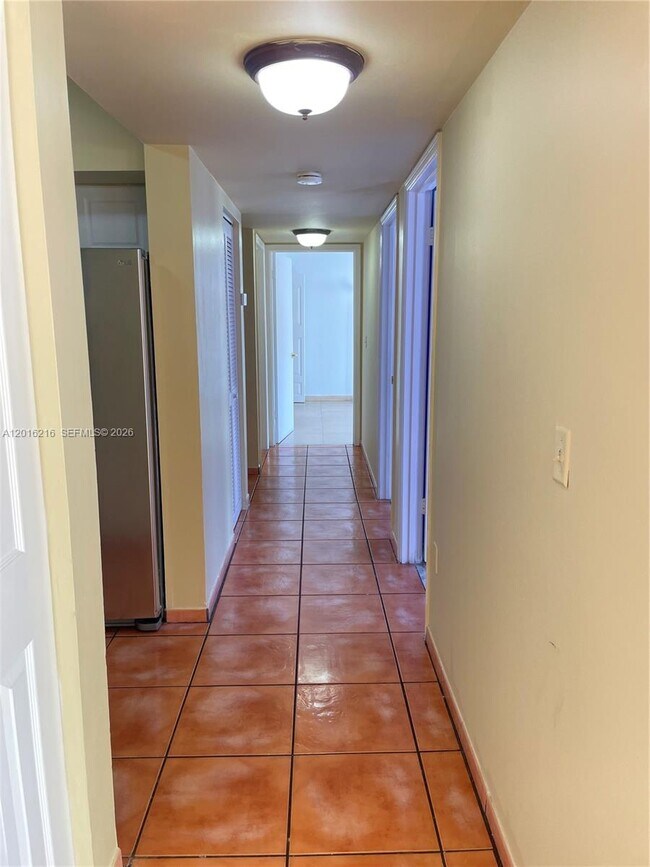 Photo - 6255 SW Kendale Lakes Cir Unit 116