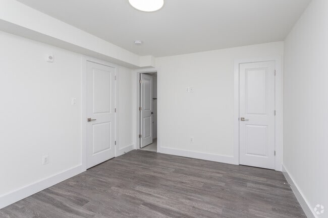 1BR, 1BA - 609 SF - Renovated