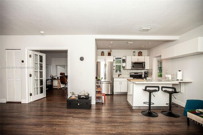 Photo - 1050 NW 46th St