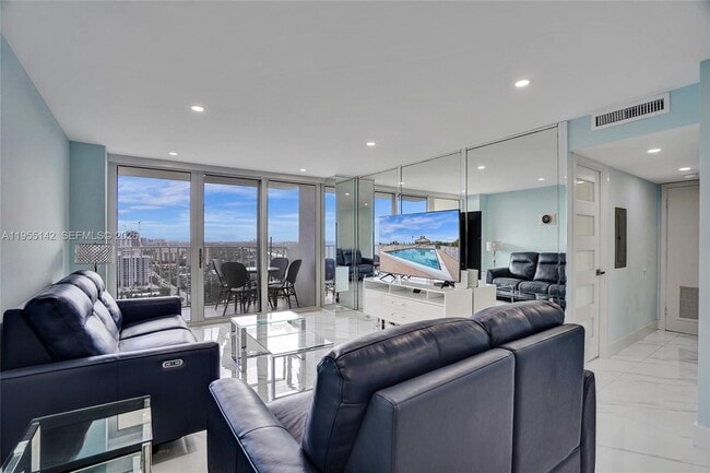 Photo - 111 Briny Ave Unidad 25-10