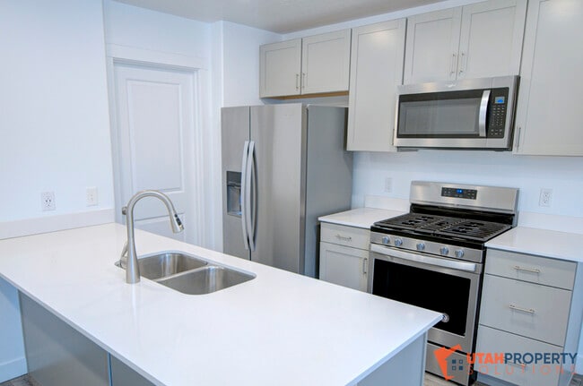 Photo - 763 N 3860 W