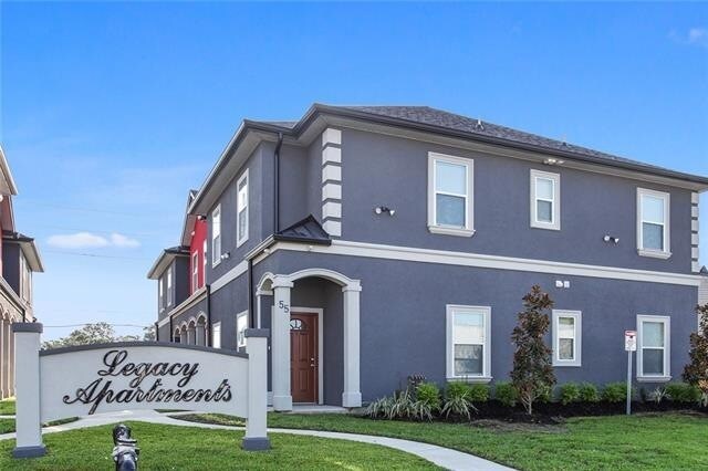 55 Carriage Ln