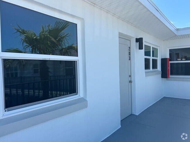 Building Photo - 1740 Ocean Shore Blvd Rental