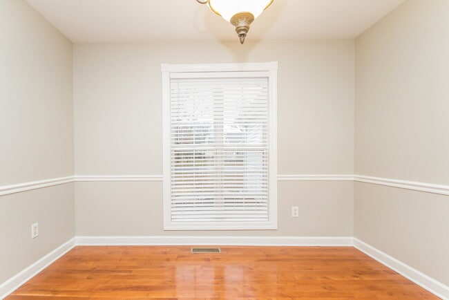 Photo - 306 Gatewood Dr