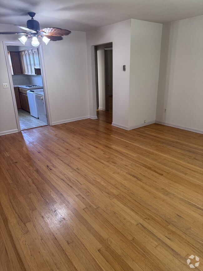 Building Photo - 12th st 4plex Unit 3 Rental