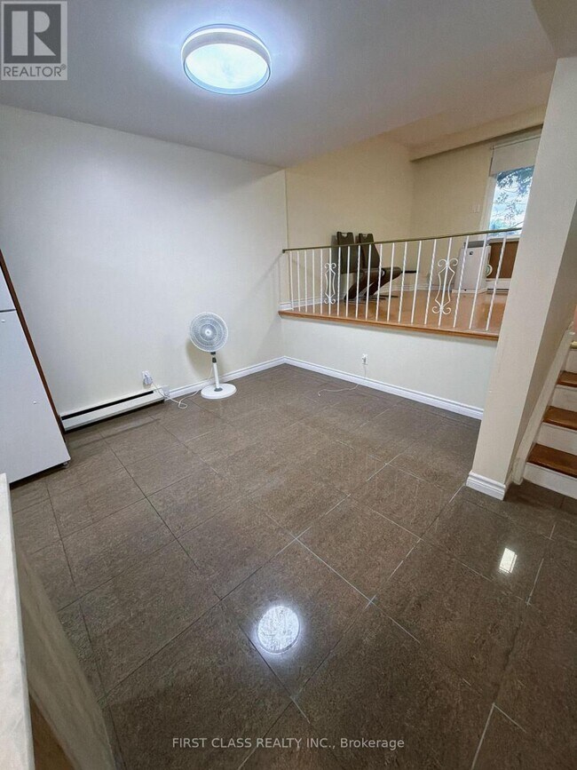 Photo - 57 Godstone Rd