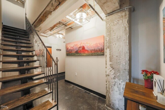 Photo - 2915 John R St