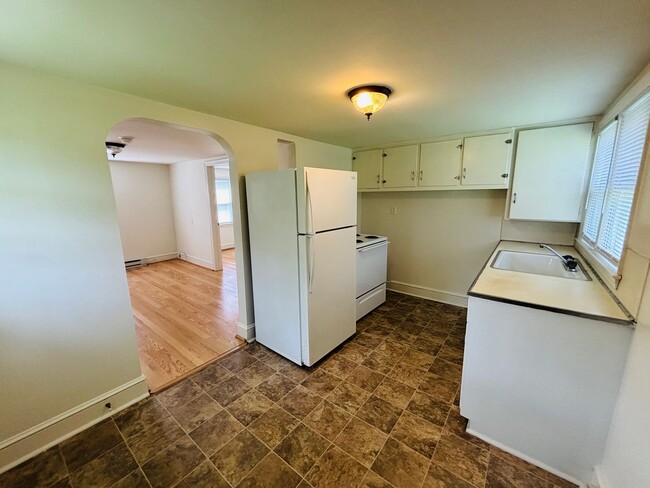 Photo - 1284 Harding Rd