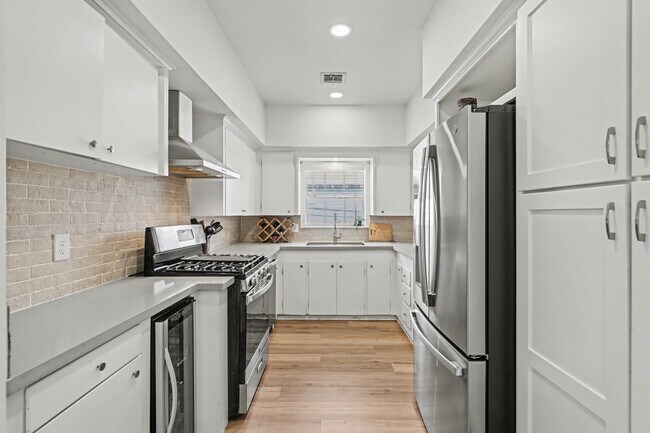 Photo - 2804 Arlington St