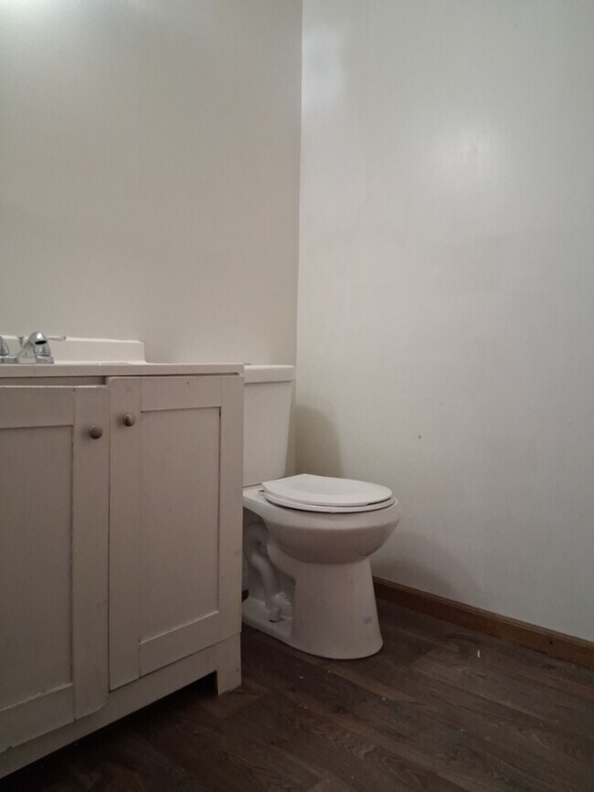 Photo - 201 W Chalmers Ave