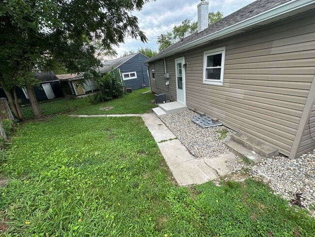 Back of house - 1309 Hedgewood Dr