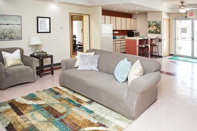 Photo - Cedar Creek Crossing Apartments