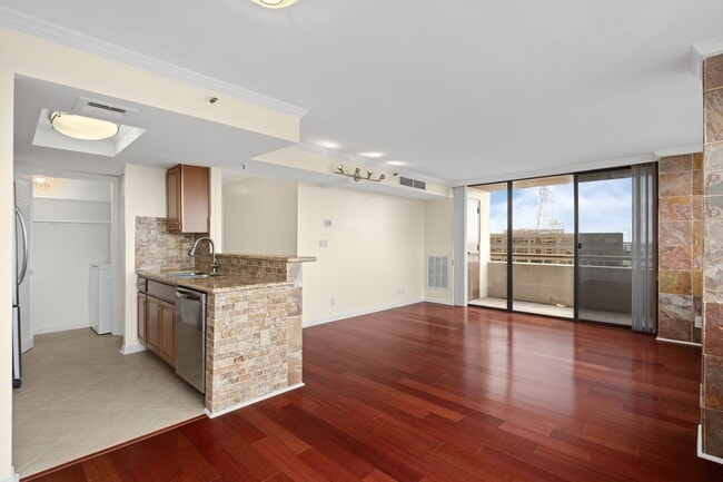 Photo - 3525 Sage Rd Unit 903