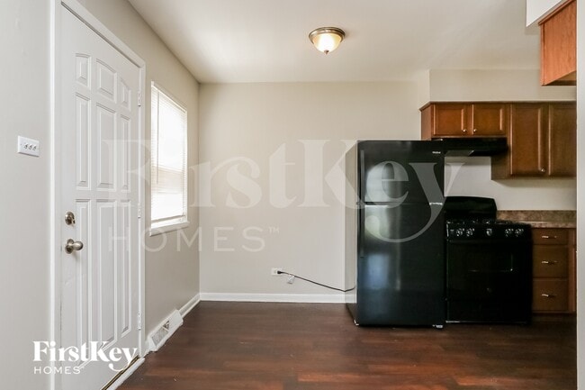 Photo - 335 E Vermont St