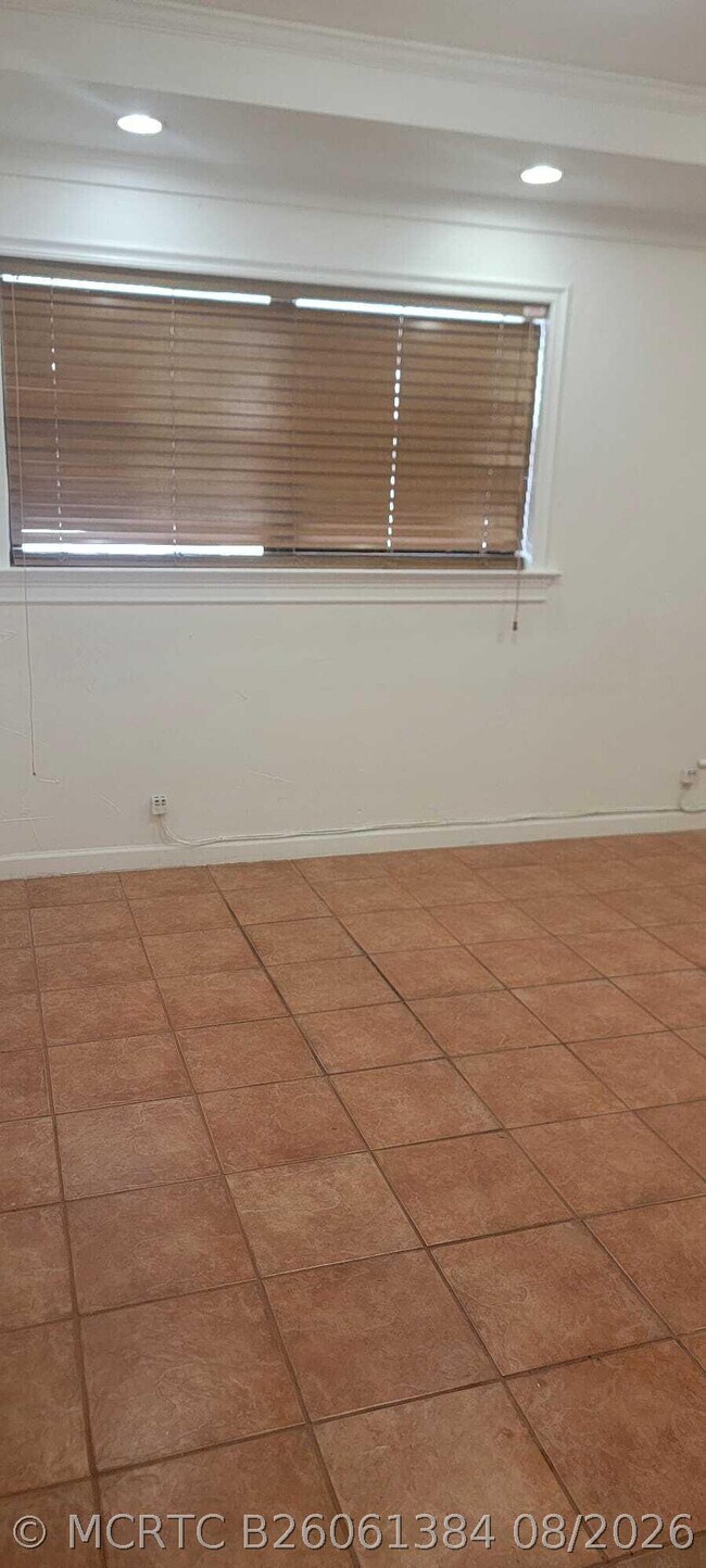 5937 Taft St Unit 1