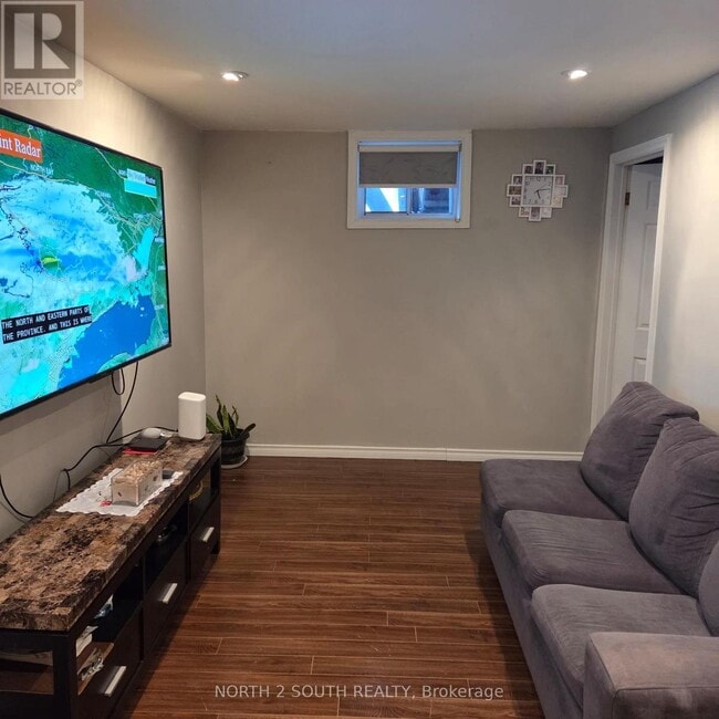 Photo - 7739 Priory Crescent