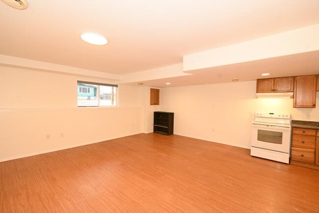 Photo - 2 bedroom in Prince George BC V2L 2L9