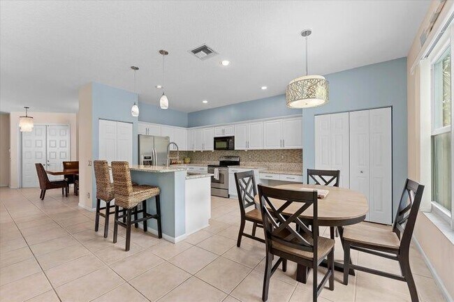 Photo - 7061 Chesapeake Cir