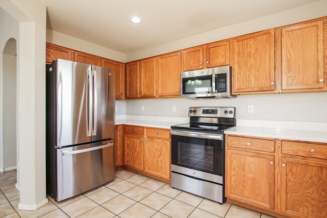 Photo - 802 S 126th Ave