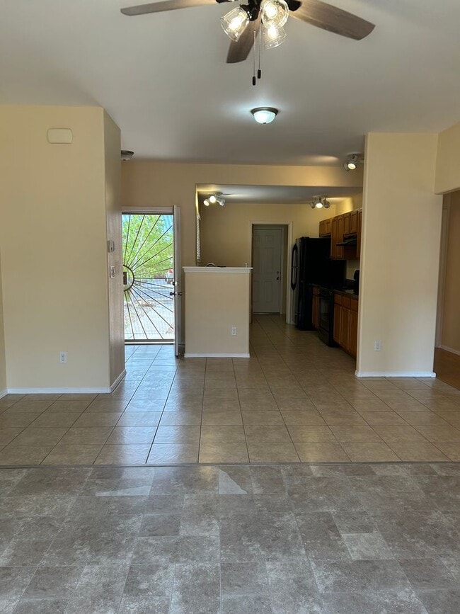 Building Photo - 7603 Mesa Del Oro Ln Rental
