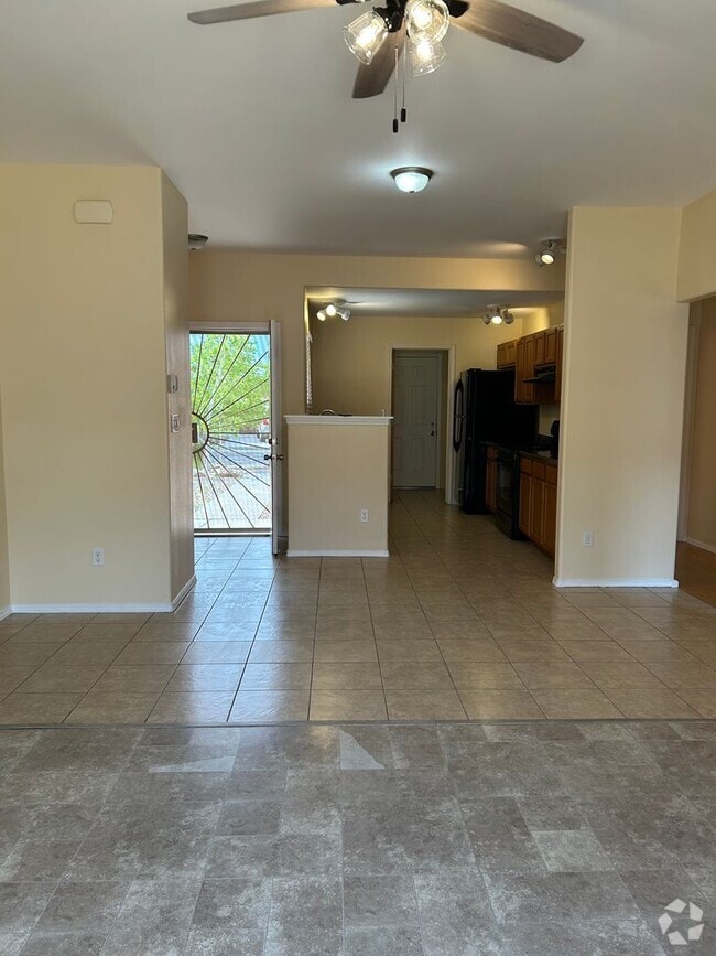 Building Photo - 7603 Mesa Del Oro Ln Rental