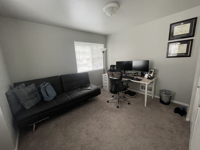 Photo - 101 S 50th Pl