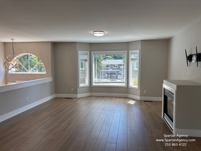 Photo - 2910 184th Ave E