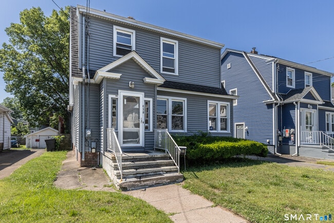 Building Photo - 430 Blohm St