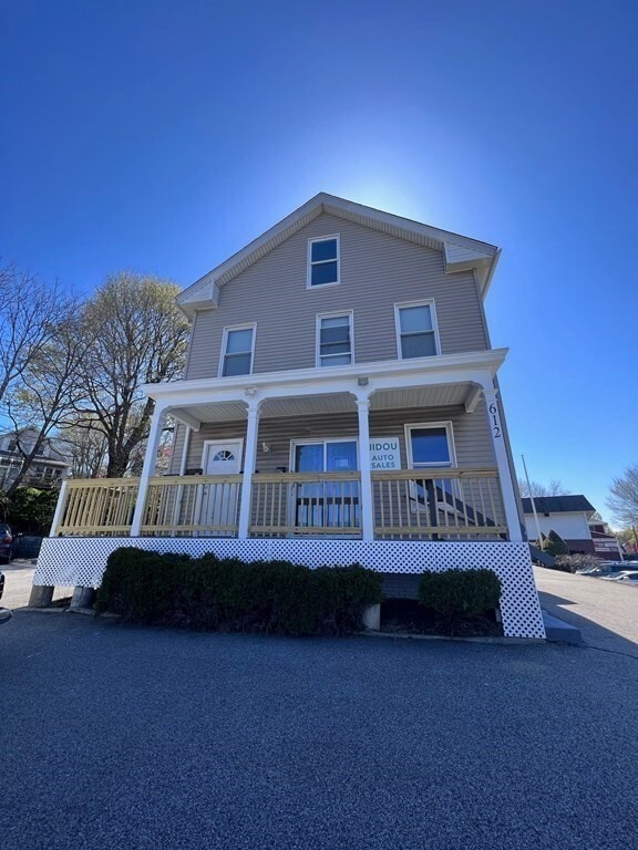 Building Photo - 612 Mill St Unit 3