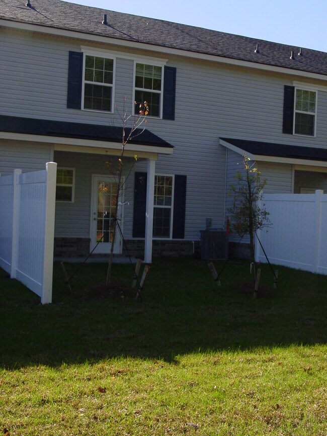 Photo - 104 Ventura Pl