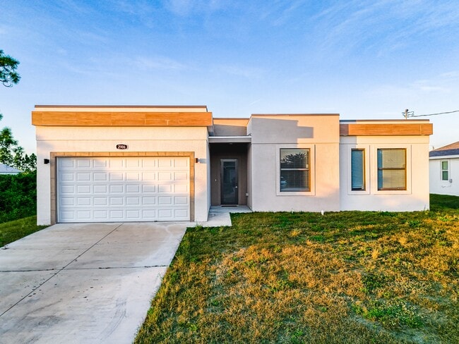 Building Photo - 2906 65th St W