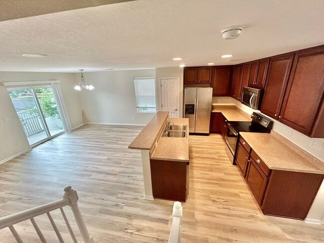 Building Photo - Welcome to your Dream Home!