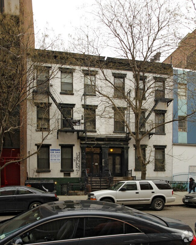 Photo - 285 E 3rd St