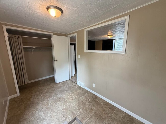 Apt 1