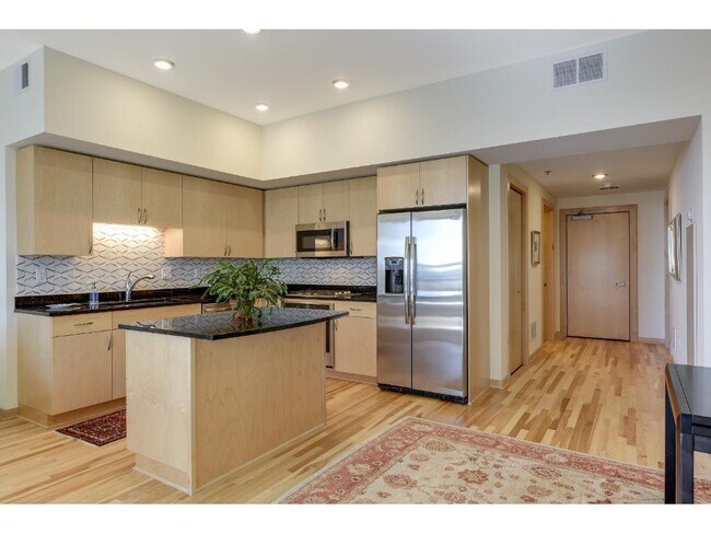 Photo - 740 Portland Ave Unidad 1204