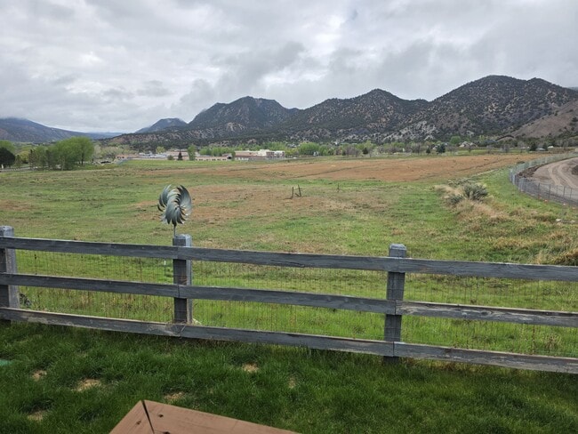 Photo - 189 Redstone Dr