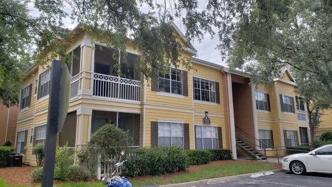Building Photo - Large 3-Bedroom, 2-Bath Condo with Solariu... Unit 825