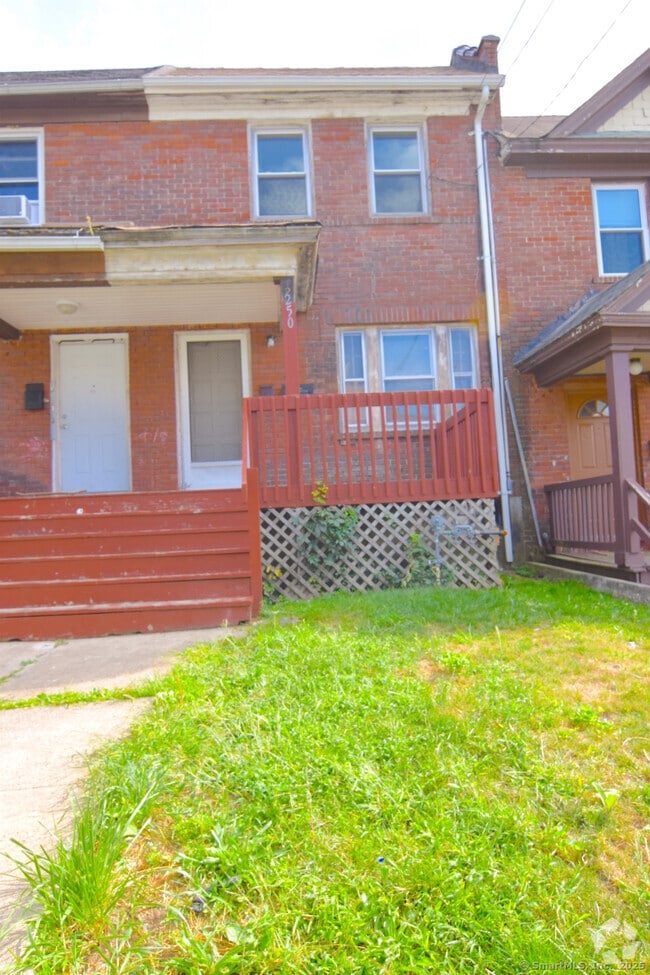 Building Photo - 250 Wood St Rental