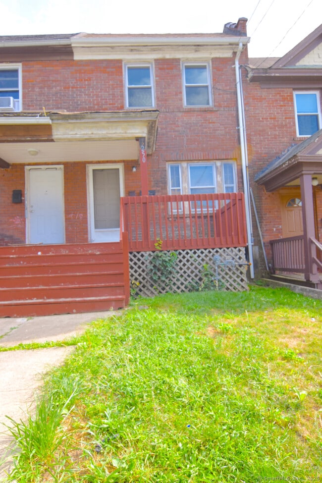 Building Photo - 250 Wood St Rental