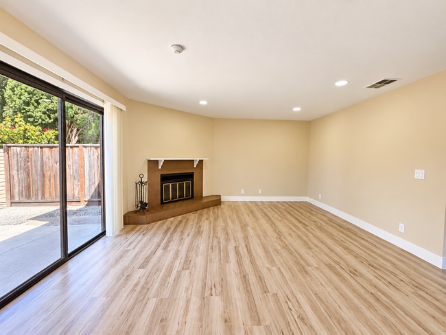 2619 Village Ct