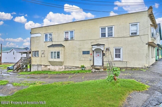 Building Photo - 627 Main St Rental