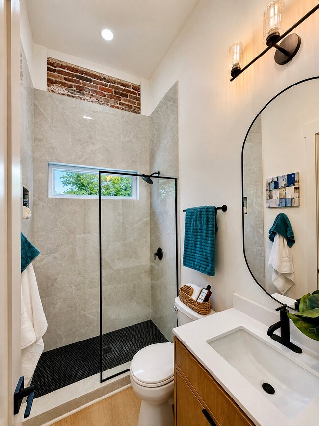 1202 Chestnut St Unit 202